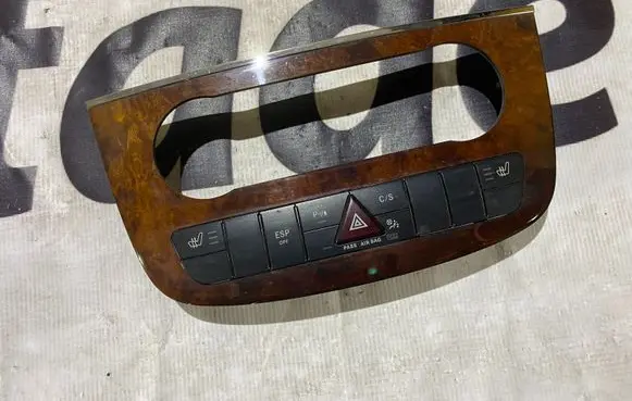 Mercedes-Benz R W251 Hazard light switch a2518702010 2518702010