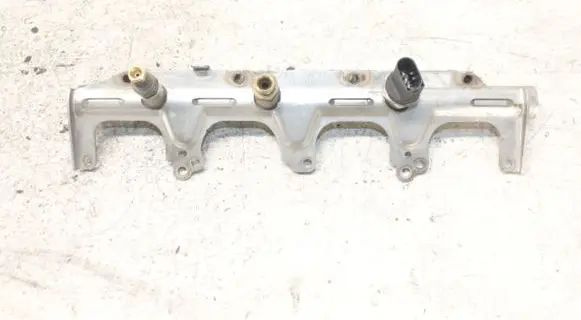 Audi A4 S4 B7 8E 8H Fuel main line pipe 06F133317L