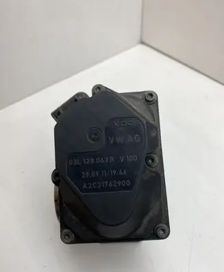 Volkswagen Jetta V Throttle valve 03L128063R