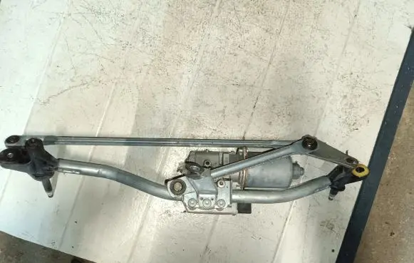 Audi A5 8T 8F Front wiper linkage and motor 8T2955119C