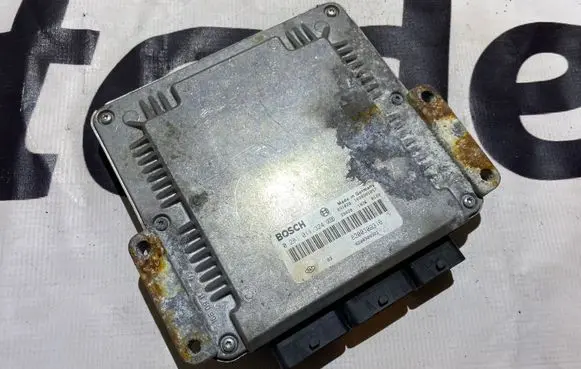 Renault Laguna II Engine control unit/module 0281011324 8200309316