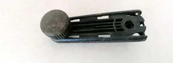 Volkswagen PASSAT B3 Front door window winding handle 357837581