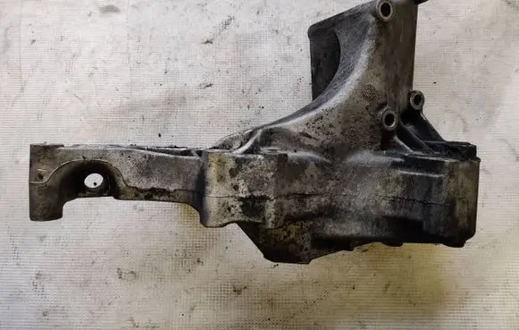 Volkswagen Transporter - Caravelle T4 Generator/alternator bracket 074145169F