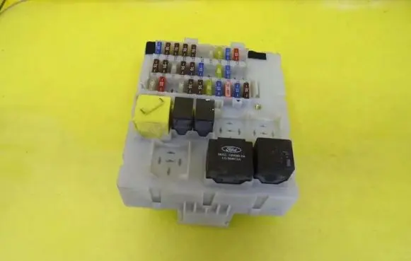 Ford Focus Fuse box set 518251806 98AG14A073CHH4