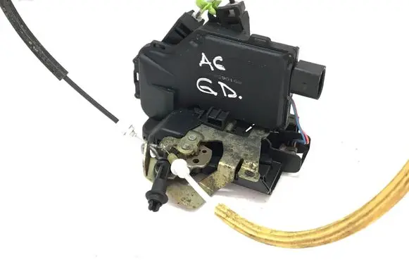 Audi A6 S6 C5 4B Rear door lock 4B0839016B