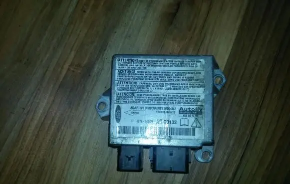 Ford Mondeo Mk III Airbag control unit/module 4s7t14b056ac 603951000