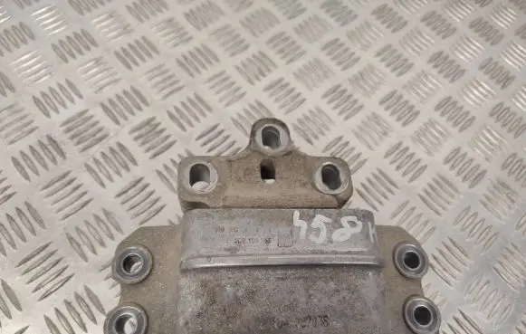Volkswagen PASSAT B6 Engine mount bracket 3C0199555A