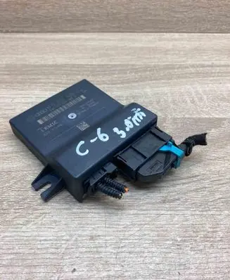Audi A6 S6 C6 4F Gateway control module 4F0907468D