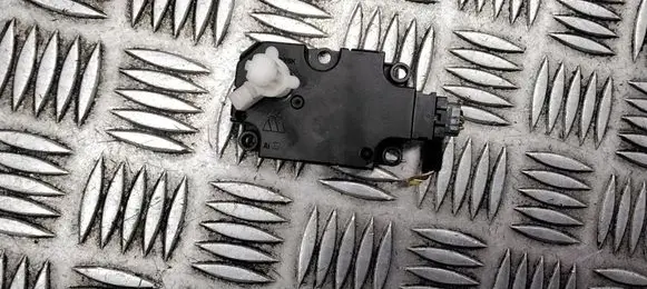 Audi A6 C7 Air flap motor/actuator CZ1139300855