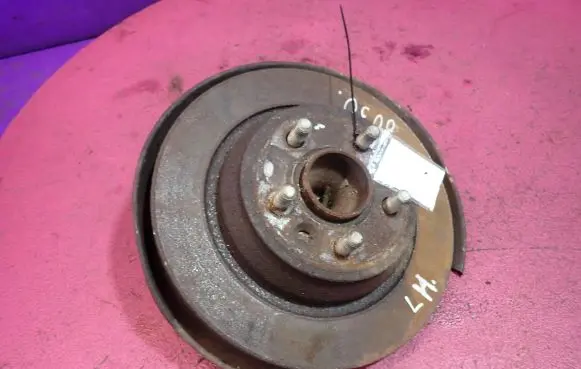 Rear wheel hub spindle/knuckle