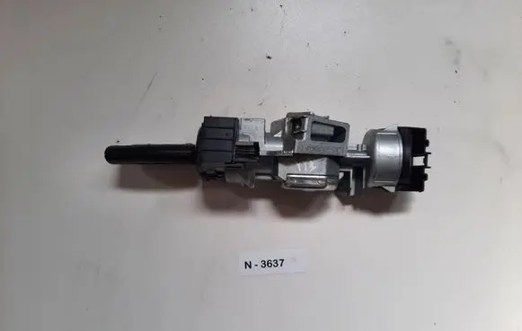 Ford C-MAX I Ignition lock 3M513F880AC