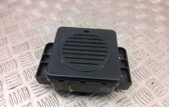 KIA Niro Dash center speaker trim cover 10056102