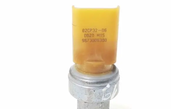 Opel Corsa F Air conditioning (A/C) pressure sensor 9673006380