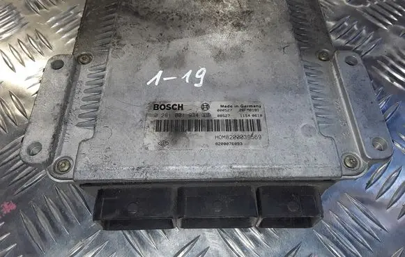 Renault Scenic I Engine control unit/module 0281001934 HOM8200039569 8200076093