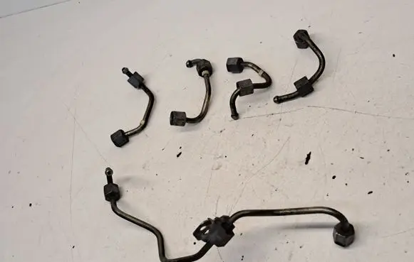 Citroen C-Crosser Fuel injector supply line/pipe 833601