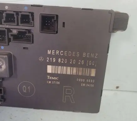 Mercedes-Benz CLS C219 Door control unit/module 2198202026