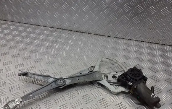 Mercedes-Benz C W202 Front door window regulator with motor 0130821639