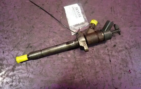 Ford Focus C-MAX Fuel injector 0445110239