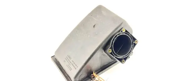 Audi A6 S6 C4 4A Air filter box 4A0133837D