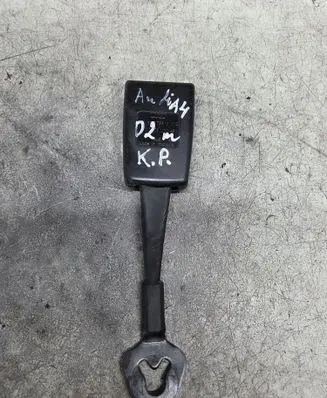 Audi A4 S4 B6 8E 8H Front seatbelt buckle