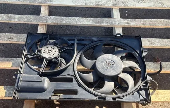 Volkswagen Multivan T5 Radiator cooling fan shroud 7H0121207H 35103623 0130303290