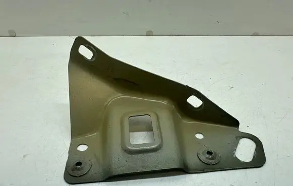Fiat 500 Fender mounting bracket 