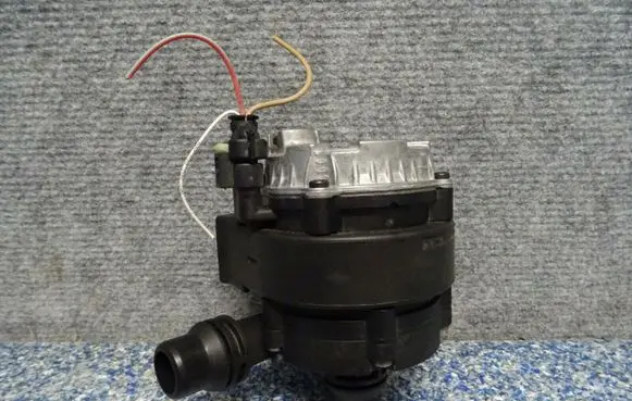BMW 3 G20 G21 Electric auxiliary coolant/water pump 8663248