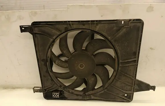 Nissan Qashqai+2 Electric radiator cooling fan 