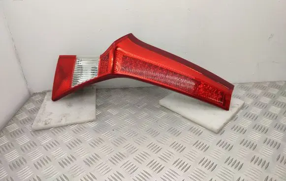 Volvo XC70 Tailgate rear/tail lights