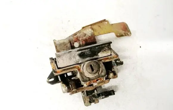 Skoda Octavia Mk1 (1U) Tailgate exterior lock 1u9827565h