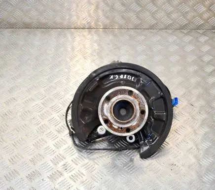 Mercedes-Benz A W176 Rear wheel hub A2464230420 2460306
