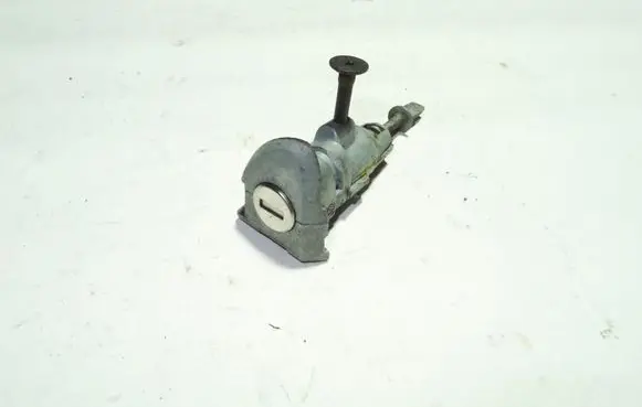 Volkswagen PASSAT B7 Front door lock (next to the handle) 3C0837167B
