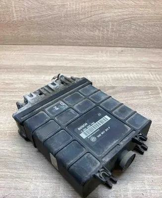 Volkswagen Golf III Engine control unit/module ECU 1H0907311F 0261200760 WITHPLUG