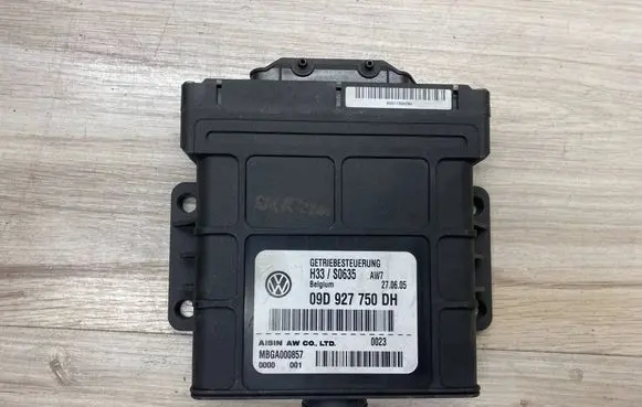 Volkswagen Touareg I Gearbox control unit/module 09D927750DH H33S0635 MBGA000857