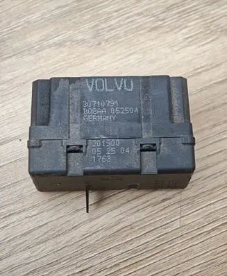 Volvo XC90 Seat heating relay 30710791 201900