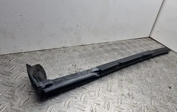 Audi A4 S4 B7 8E 8H Front door rubber seal 8H0839479C