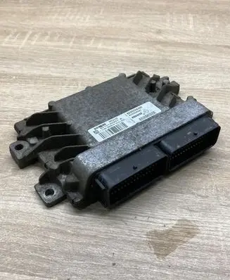Renault Clio II Engine control unit/module ECU 8200326395 S110140201