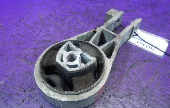 Opel Corsa D Gearbox mounting bracket 