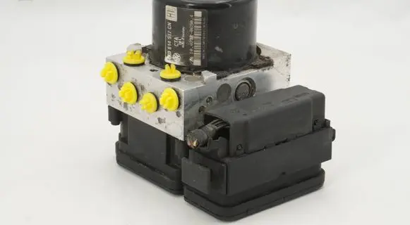 Skoda Octavia Mk2 (1Z) ABS Pump 1K0614517CN 1K0907379BD