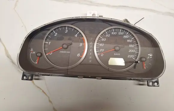 Speedometer (instrument cluster)