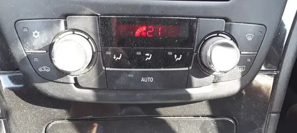 Opel Insignia A Climate control unit 13273095