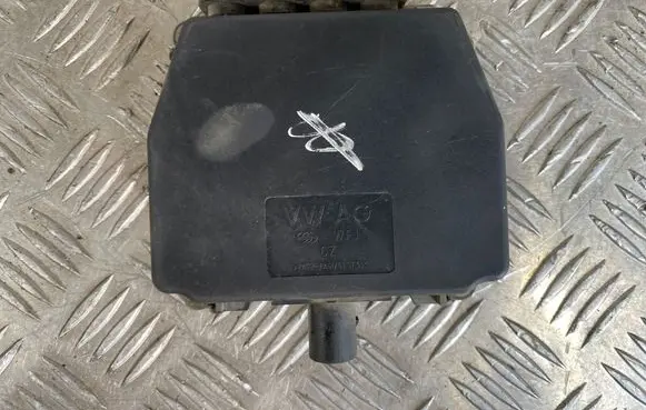 Volkswagen Touran I Turbo solenoid valve 6Q0906625