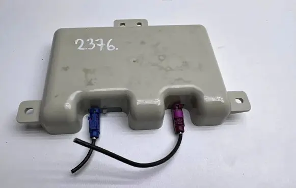 BMW 6 F12 F13 Aerial antenna amplifier 6957348 13600211 28009458