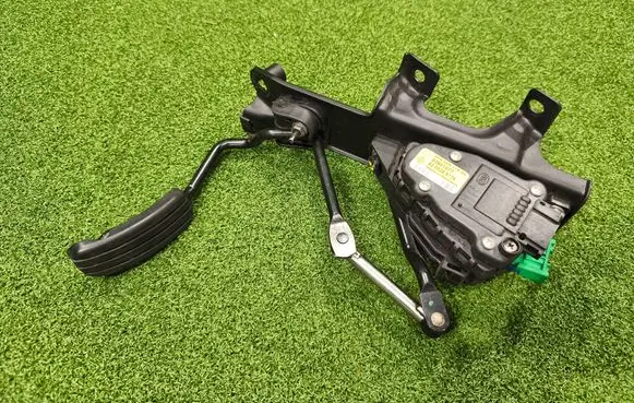 Renault Trafic II (X83) Accelerator throttle pedal 8200289174 6PV00811934 93851977