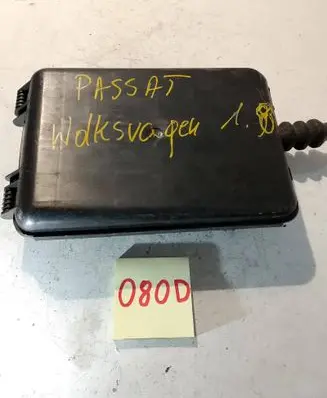 Volkswagen PASSAT B5 Other exterior part 8D0927355A