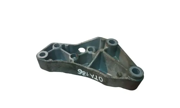 Volkswagen Tiguan Engine mounting bracket 5N0199117
