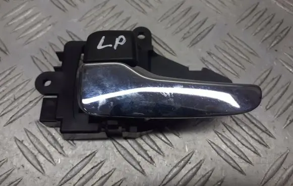 Mitsubishi Lancer VIII Front door interior handle 