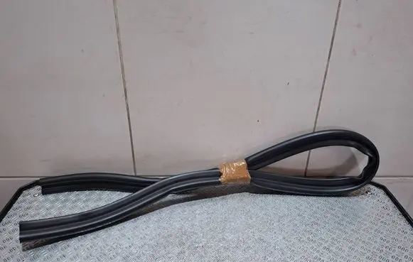Audi A1 Engine compartment rubber 6R0823723A