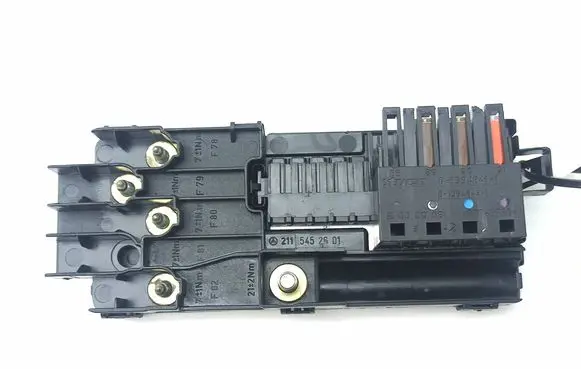 Mercedes-Benz R W251 Fuse module A2115452601