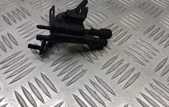 Mercedes-Benz C AMG W202 Turbo solenoid valve 0025401497